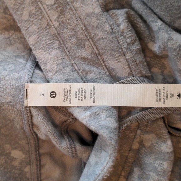 Lululemon drawstring tapered joggers with pockets - Picture 3 of 5